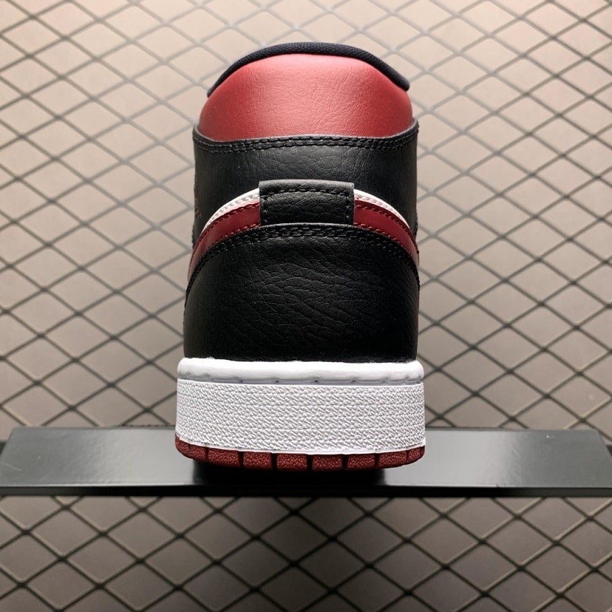 Air Jordan 1 MID Bred Toe (5)