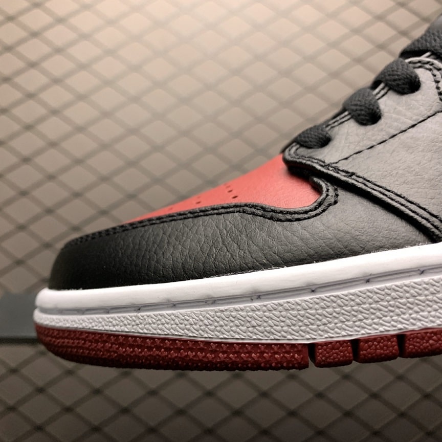 Air Jordan 1 MID Bred Toe (3)