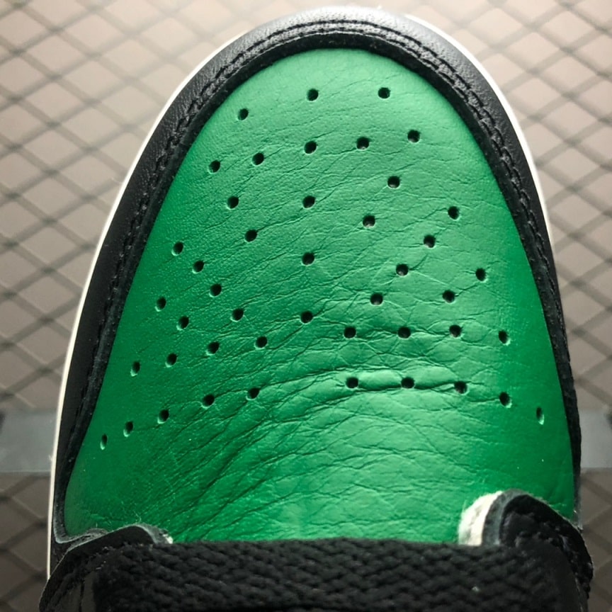 Air Jordan 1 Retro High Pine Green (4)