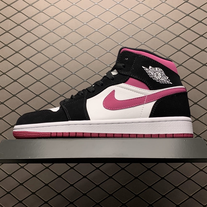 Джорданы 1 черные. Nike Air Jordan Black White Pink. Air Jordan 1 Mid Pink Black. Nike Air Jordan 1 Mid Pink. Nike Air Jordan 1 Pink White.