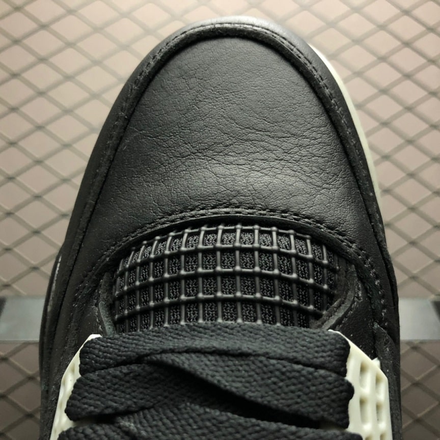 Air Jordan 4 Retro Black Royal (4)