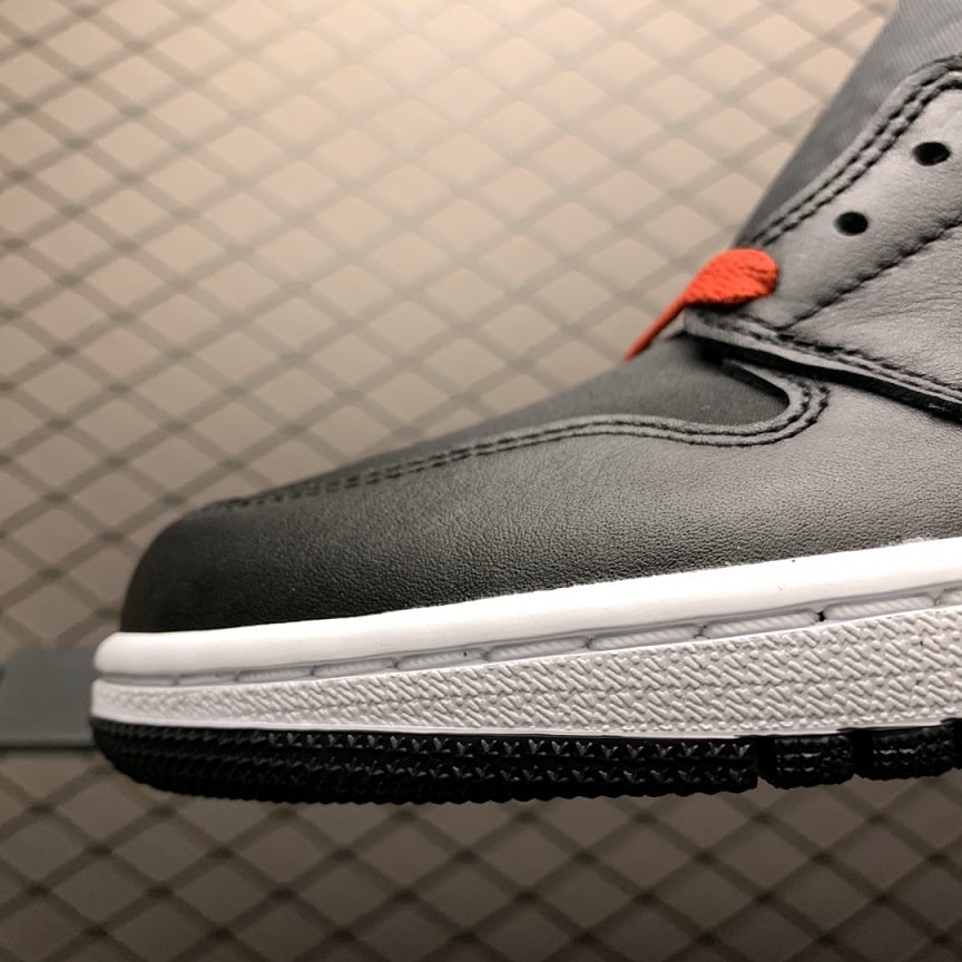 Air Jordan 1 Retro High OG ”Black Satin” (2)
