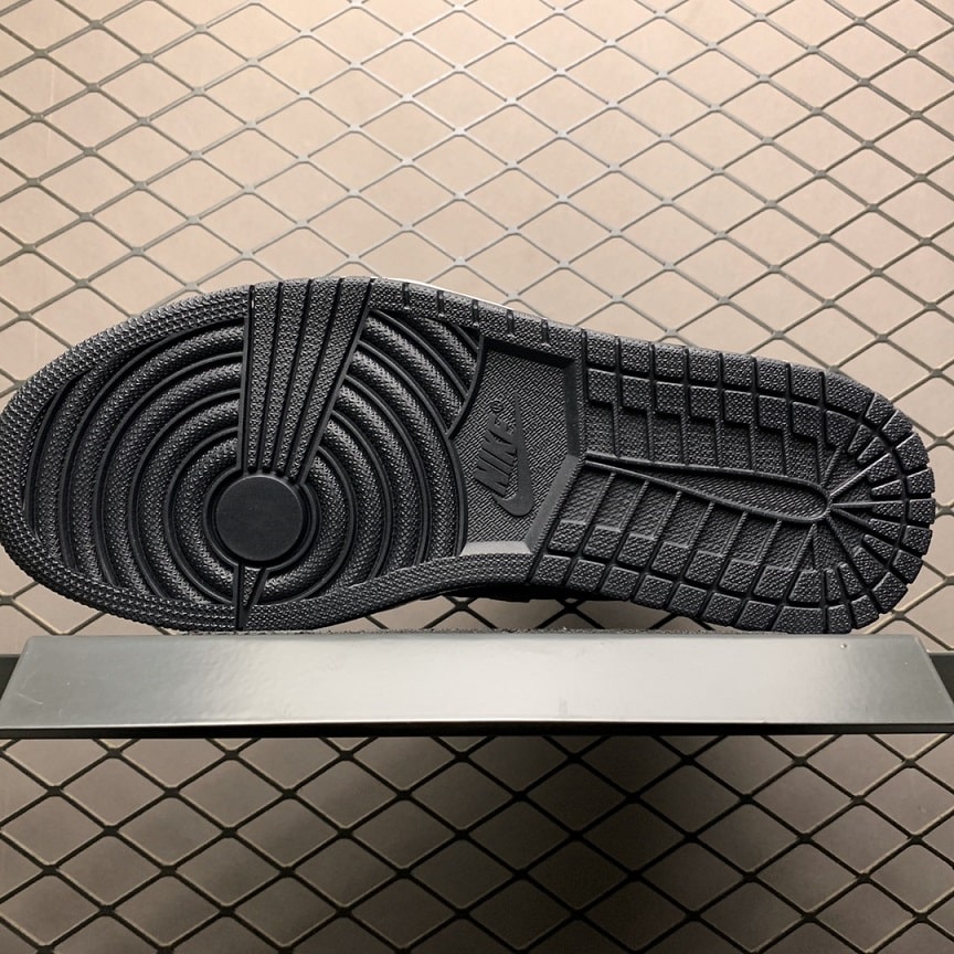 Air Jordan 1 Retro High OG ”Black Satin” (5)