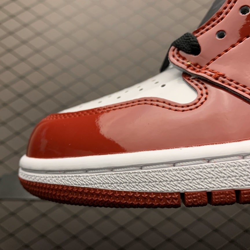 Air Jordan 1 Retro High OG Fearless (3)