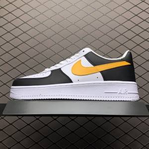 Air Force 1 Low Taxi (1)