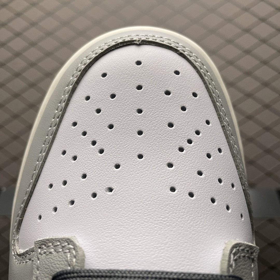 Dunk Low Light Smoke Grey (Women’s) (5)