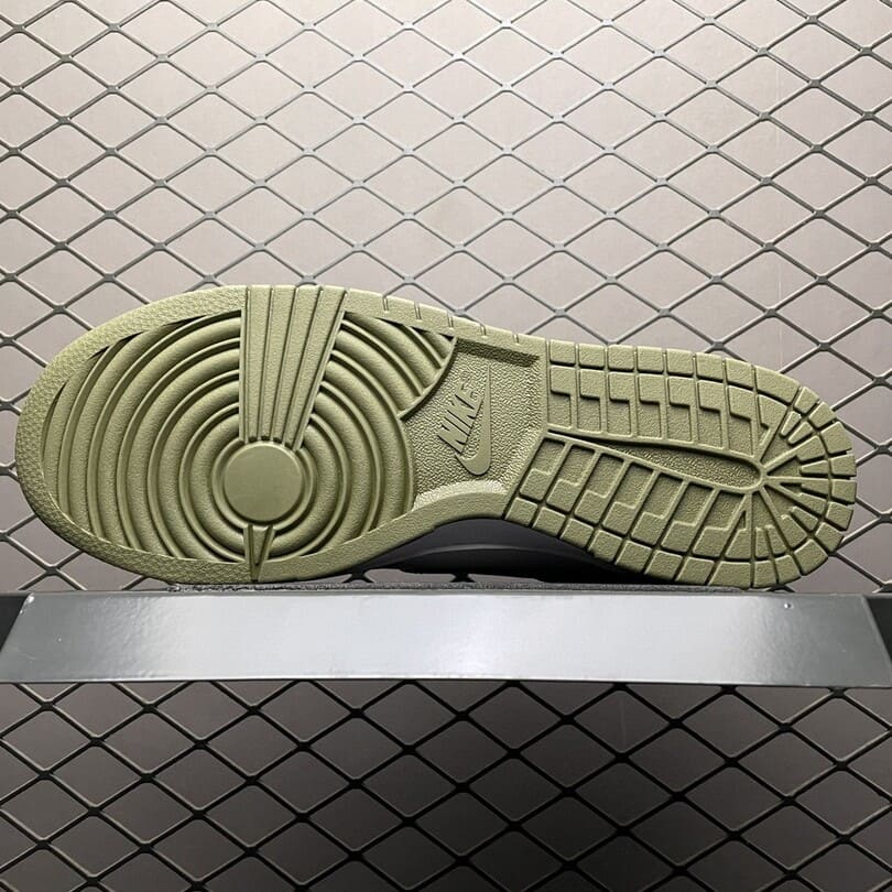 Dunk Low Medium Olive (5)