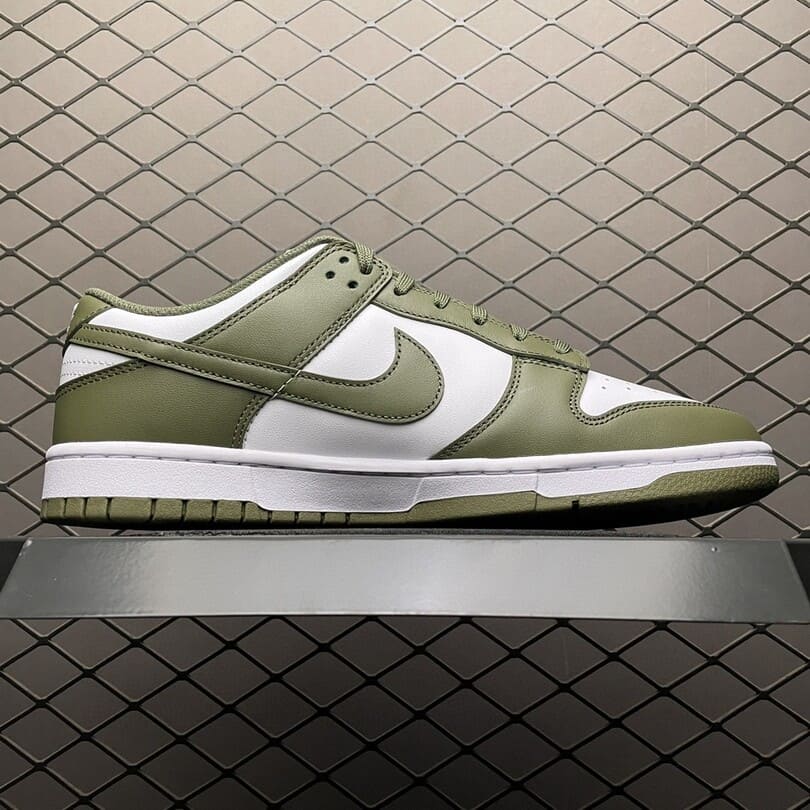 Dunk Low Medium Olive (6)