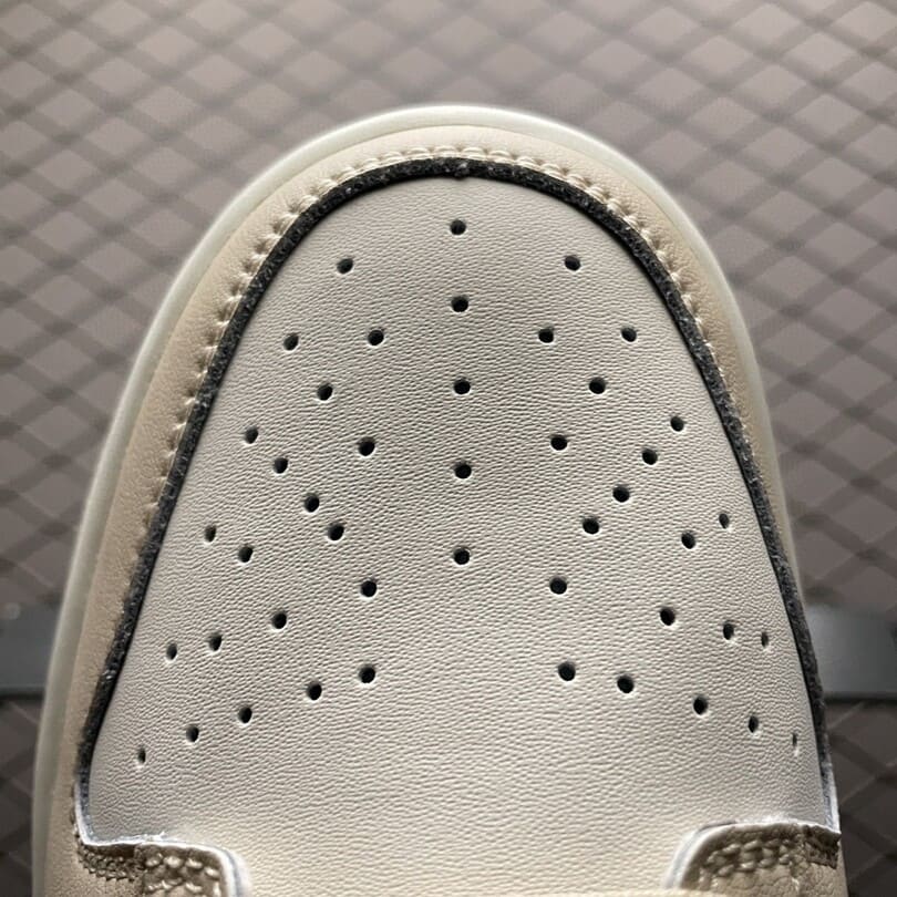 Dunk Low Phantom Metallic Gold (Women’s) (3)