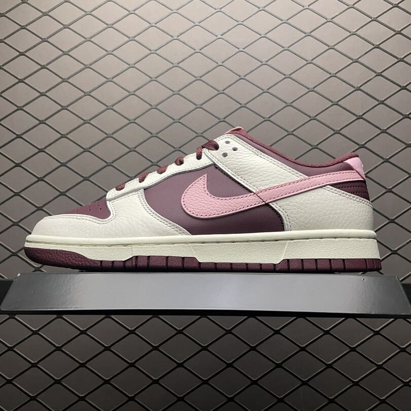 Dunk Low Retro PRM Valentine’s Day (2023)