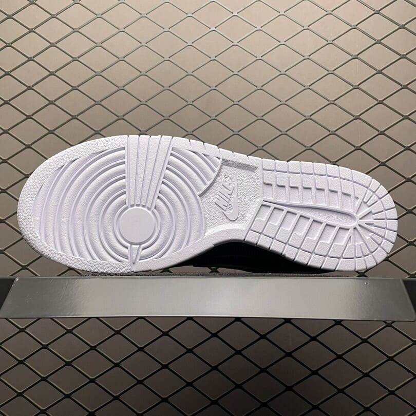 Dunk Low Retro Reverse Panda (2)