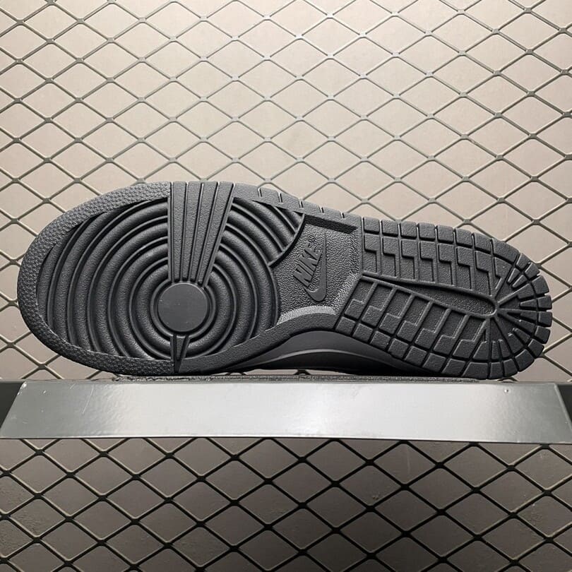 Dunk Low SE World Champs Black White (6)