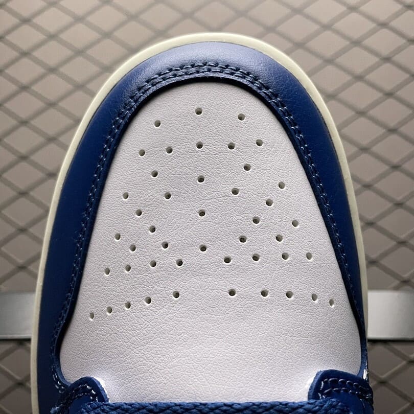 Air Jordan 1 Mid French Blue Gym Red (4)