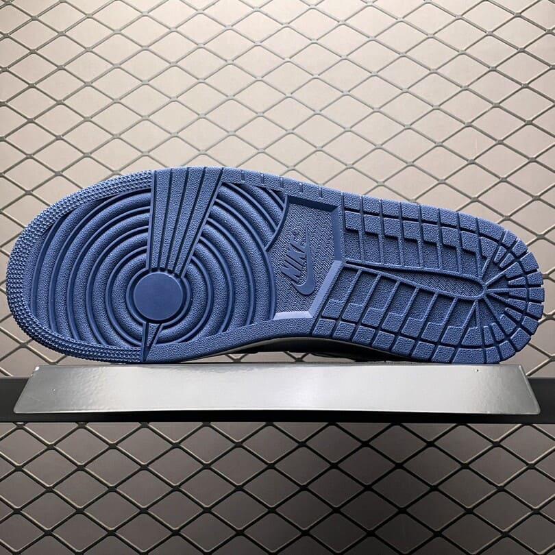 Air Jordan 1 Mid French Blue Gym Red (6)