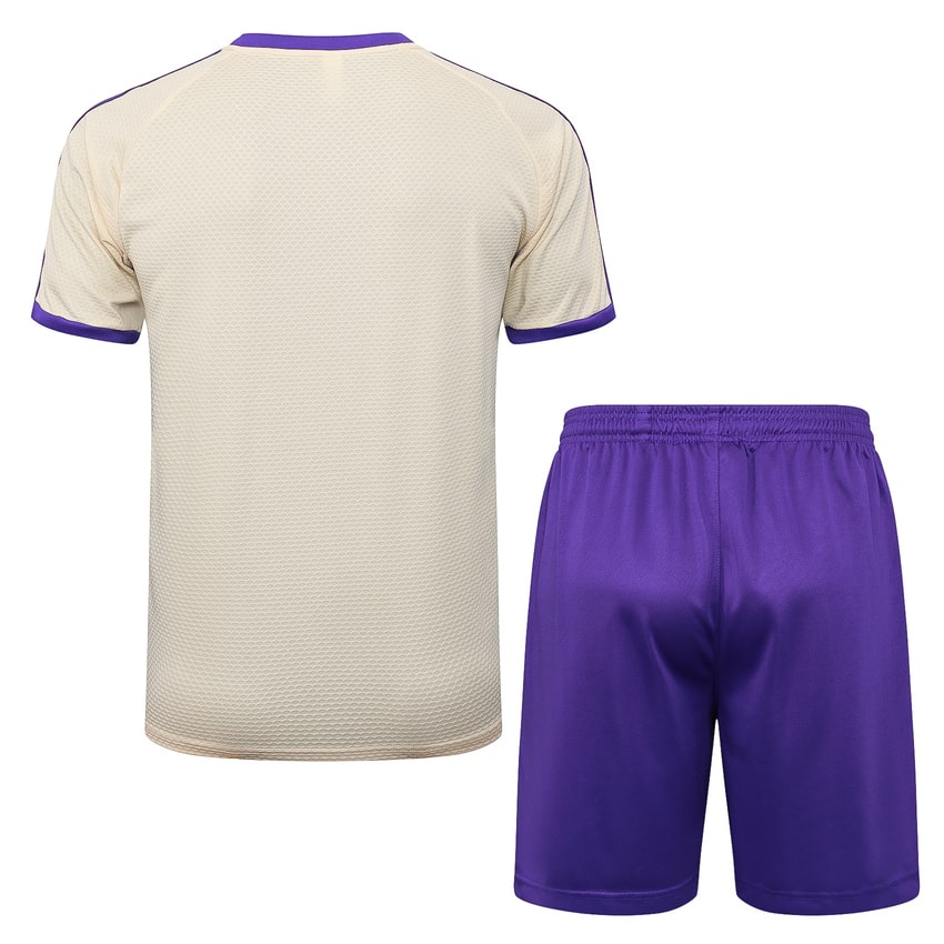 Ensemble-Maillot-Short-Real-Madrid-2025-2026-Beige-Violet-3.jpg