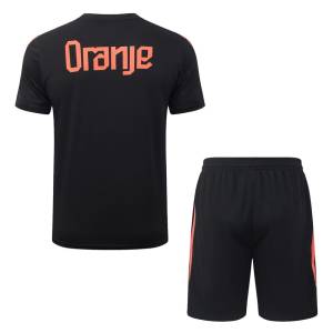 Niederlande 2026-2027 Trikot- und Shorts-Set, Schwarz und Orange (3) Niederlande 2026-2027 Trikot- und Shorts-Set, Schwarz und Orange (3)
