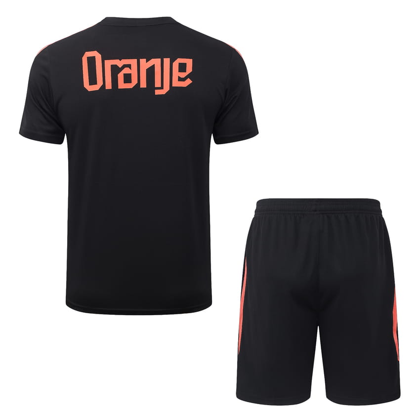 Niederlande 2026-2027 Trikot- und Shorts-Set, Schwarz und Orange (3) Niederlande 2026-2027 Trikot- und Shorts-Set, Schwarz und Orange (3)