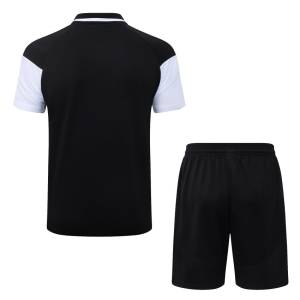 Survetement Liverpool Polo 2026 2027 Noir Blanc (2) Survetement Liverpool Polo 2026 2027 Noir Blanc (2)