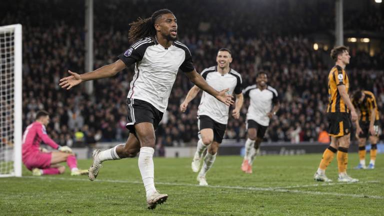 alex-iwobi-fulham-hull-city